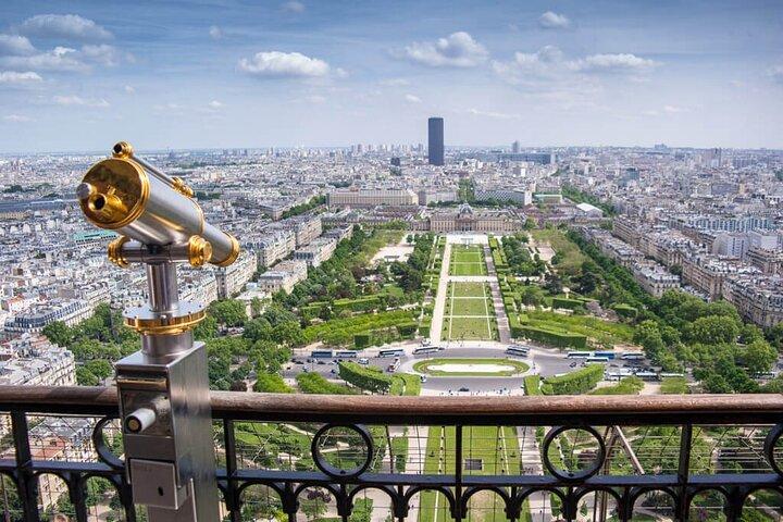 Eiffel Tower Hosted Entry and Seine River Cruise