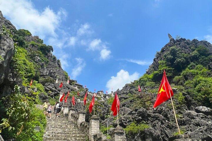 From Hanoi: Ninh Binh Highlights Day Trip with Lunch