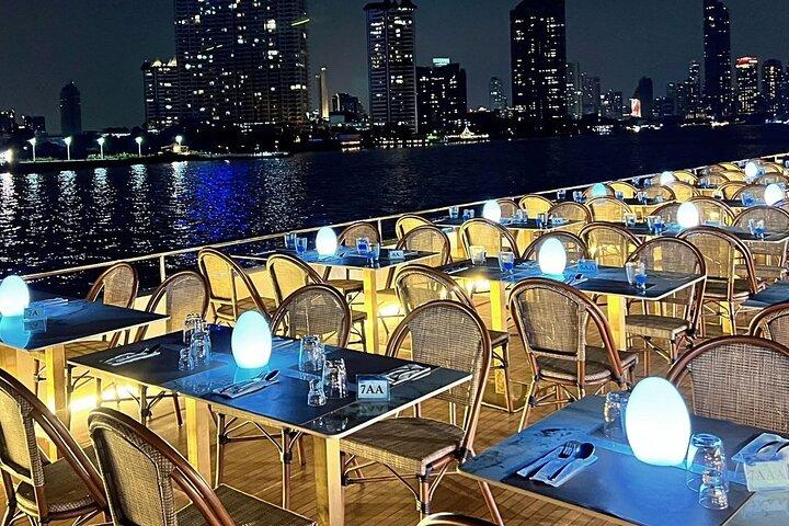 Bangkok Amazing Chaophraya River Dinner Cruise with Live Music