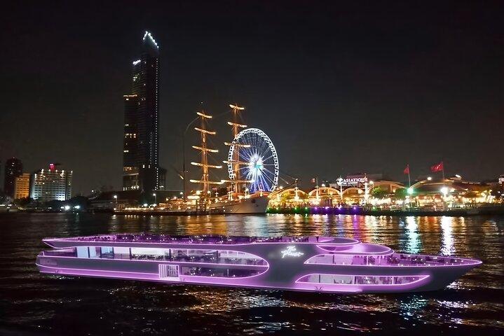 Bangkok Amazing Chaophraya River Dinner Cruise with Live Music