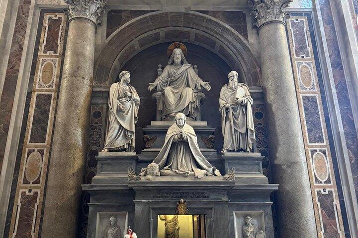 Saint Peter’s Basilica & Grottes Tour with Dome Access