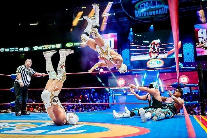 Lucha Libre VIP EN Front Row at Arena México
