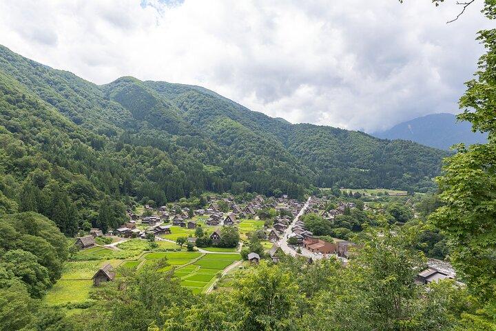 ENGLISH SPEAKING Private Full Day Tour Shirakawago/ Takayama
