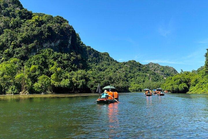 Luxury Day Tour from Hanoi: Hoa Lu, Trang An & Mua Cave Viewpoint