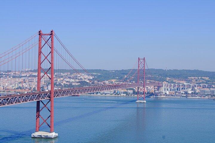 Lisbon Full Day Experience on сomfortable minivan