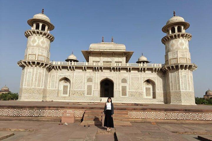 From Delhi: Private Taj Mahal & Agra Guided Tour with Transfer