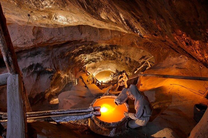 Krakow: Wieliczka Salt Mine Guided Tour with Pick-up options