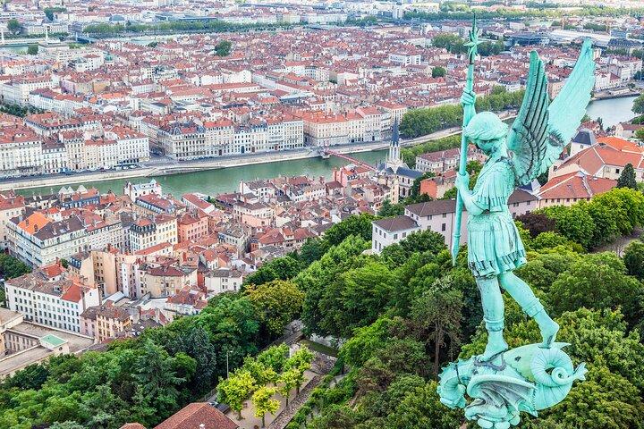 Explore Lyon in 60 minutes with a Local
