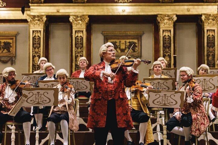 Vienna Mozart VIP Package: Concert, Dinner and Carriage Ride