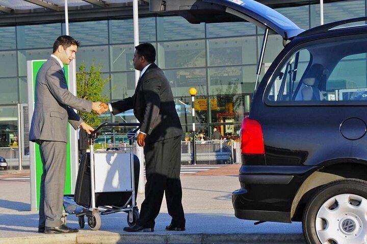 Private Airport Transfer to Cairo or Giza Hotels