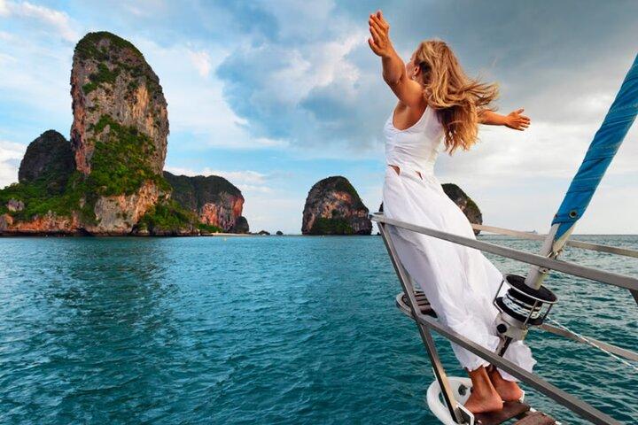 Phi Phi Islands Tour by Luxury Big Boat from Phuket