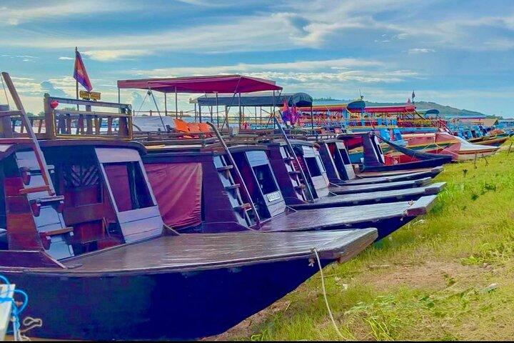 Scenic Boat Journey from Siem Reap to Battambang