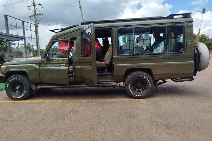 Masai Mara Transfer From Nairobi on 4x4 Toyota Land Cruiser