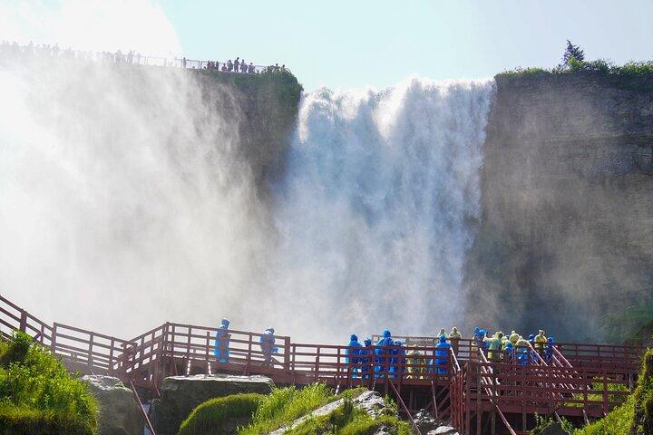 Niagara Falls USA Highlights Tour with Cave of the Winds