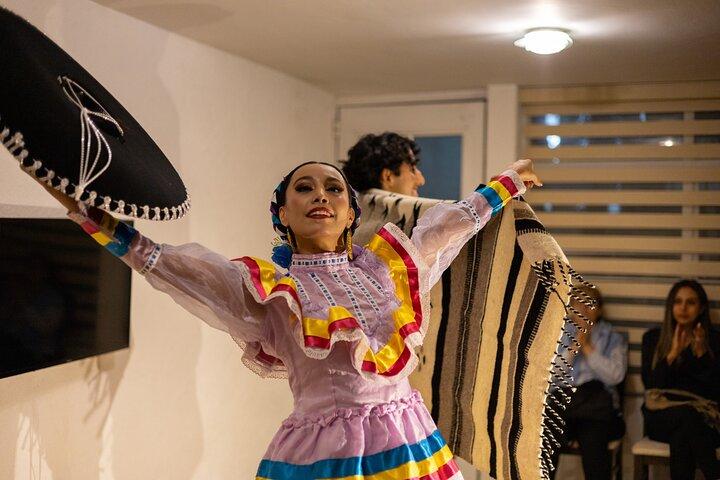 Experience DE Cultural Immersion with Mexican Folklore