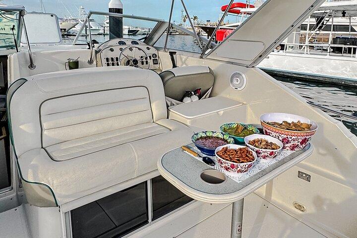 Luxury Yacht Charter and Arch Tour in Cabo San Lucas