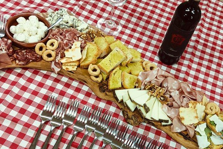 Tuscan Olive Oil and Cheese Tasting Tour with San Gimignano
