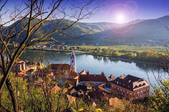 Vienna: Wachau Wonders & Magical Hallstatt Small-Group Day Trip