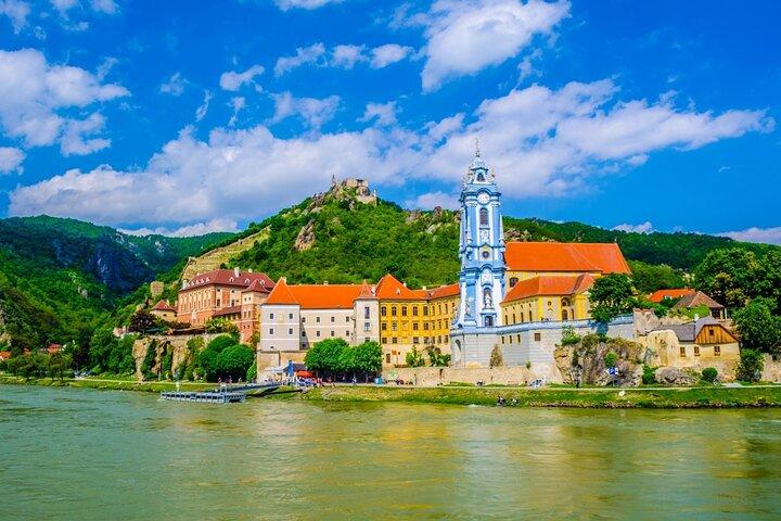 Vienna: Wachau Wonders & Magical Hallstatt Small-Group Day Trip