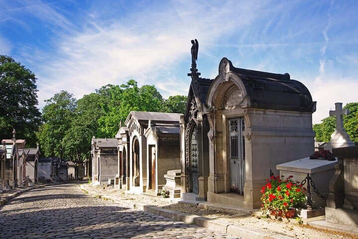 Private Père Lachaise Cemetery Walking Tour