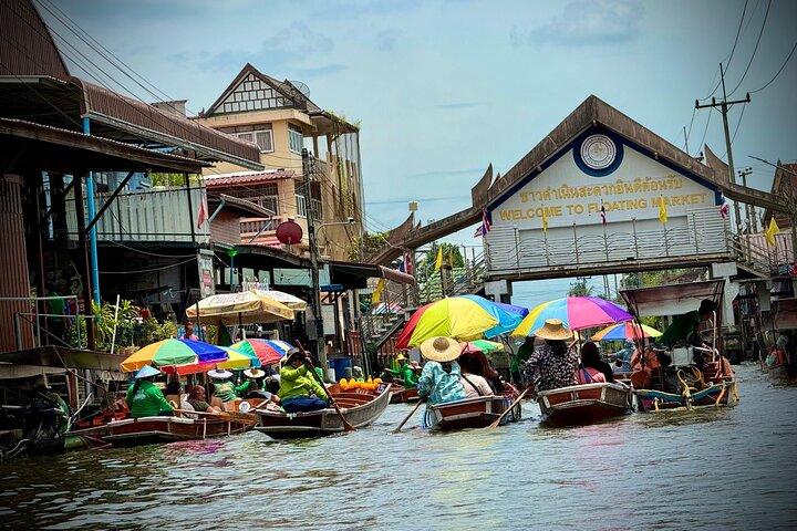 Bangkok: Private Floating Market and Train Market
