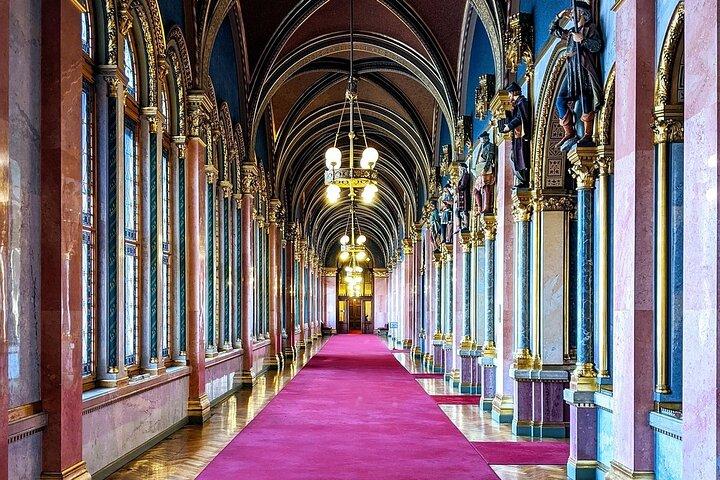 Budapest Guided Half-Day Grand City Tour with Parliament Visit