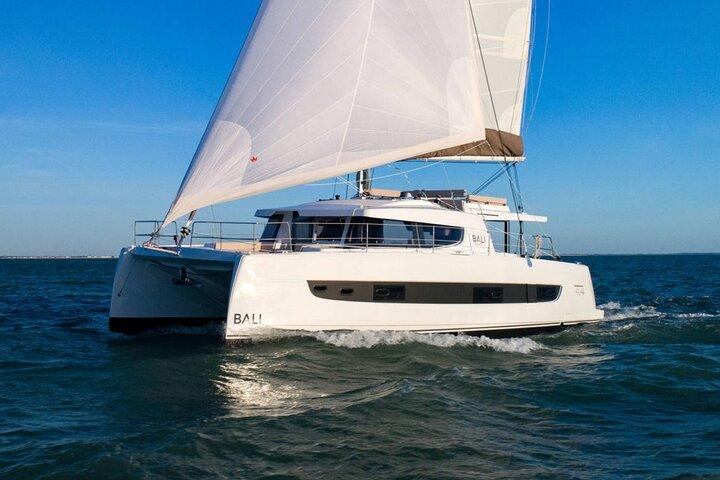 5 Hour Semi Private Catamaran Tour in Santorini with Lunch