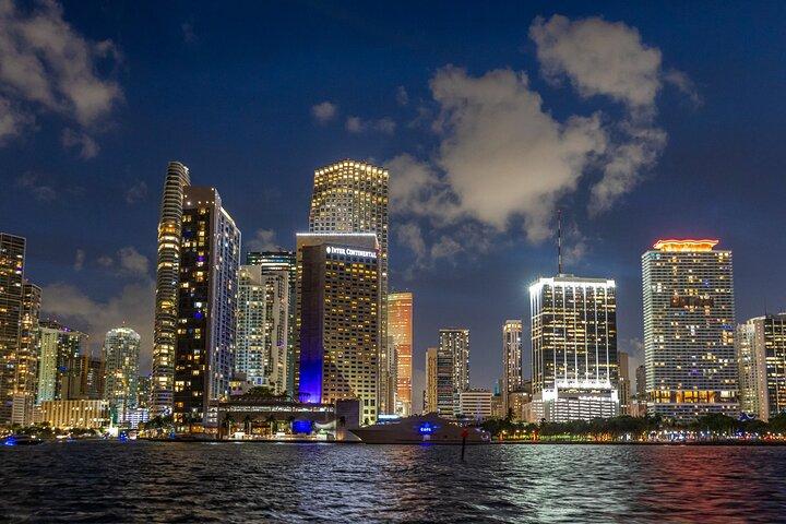 Miami: Adults Only Party Cruise with Two Drinks Included