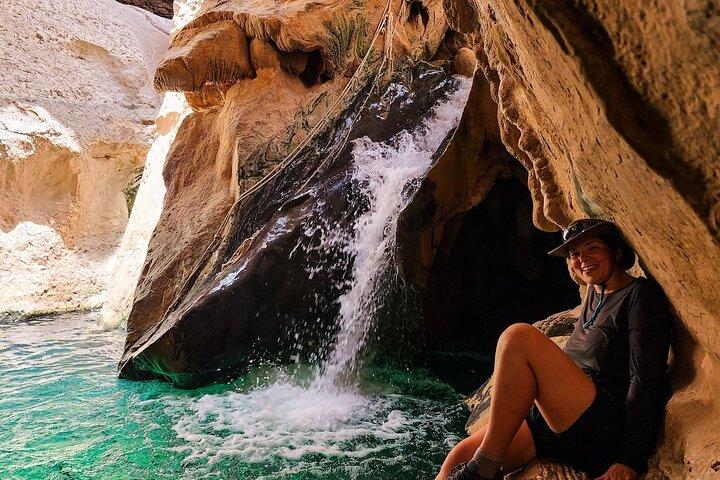 Private Wadi Shab and Bimmah Sinkhole Full-Day Adventure