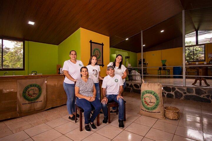Authentic Coffee Farm Tour in Monteverde with Local Family