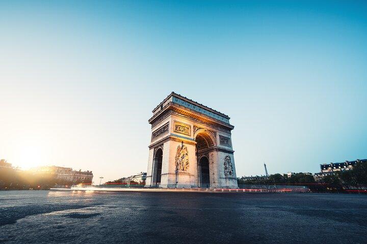Arc de Triomphe and Champs Élysées Walking Tour