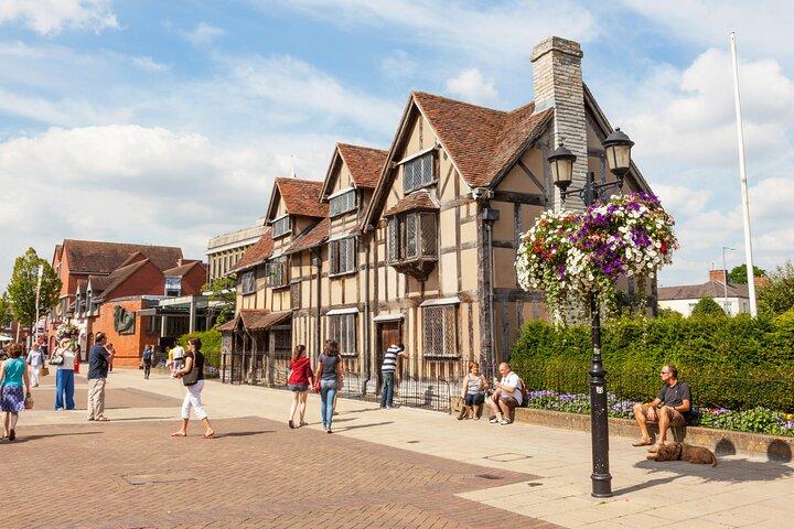 Day Trip from London to Stratford-upon-Avon and Warwick Castle