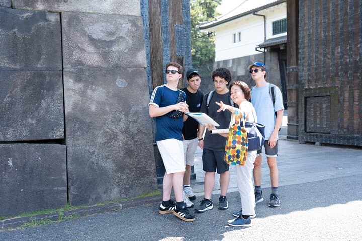 Imperial Palace or Edo Castle Time Trip Learning Walking Tour