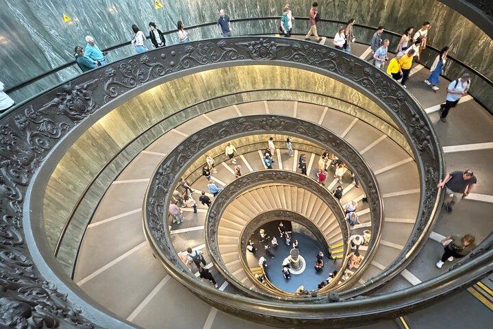 Vatican City Guided Tour With reserved Entrance