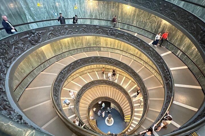 Vatican City Guided Tour With reserved Entrance