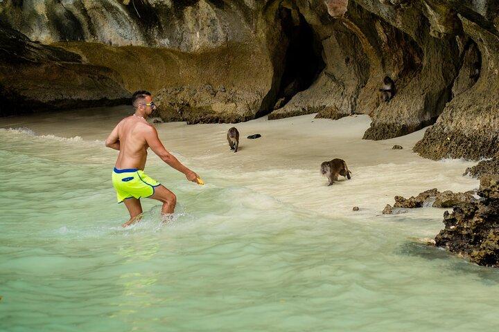 Phi Phi Khai and Bamboo Island Sunrise with Transfer from Phuket