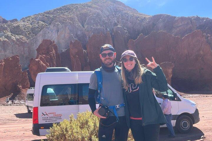 Tour of the Rainbow Valley and Petroglyphs of Yerbas Buenas