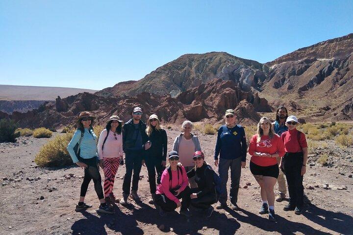 Tour of the Rainbow Valley and Petroglyphs of Yerbas Buenas