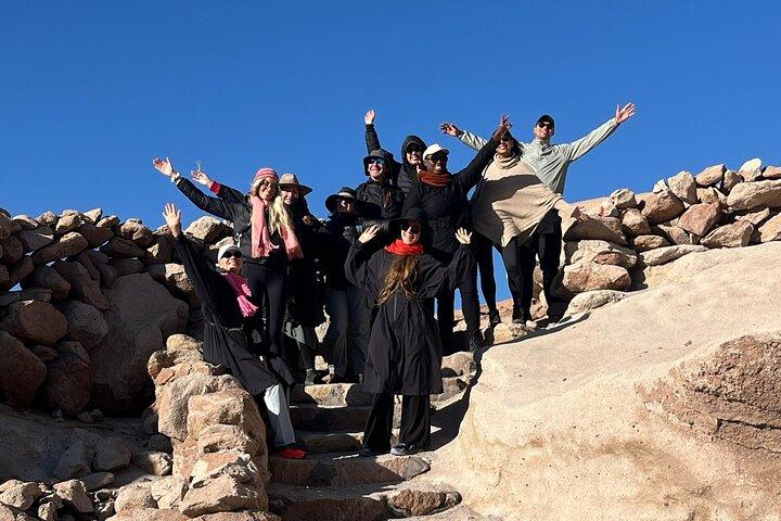 Tour of the Rainbow Valley and Petroglyphs of Yerbas Buenas