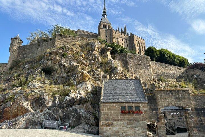 Private Day Trip to Mont-Saint-Michel and Rouen from Paris