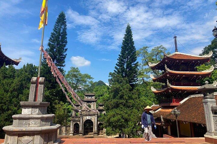 Hanoi: 1-Day Trip to Perfume Pagoda with Scenic Rowboat Journey