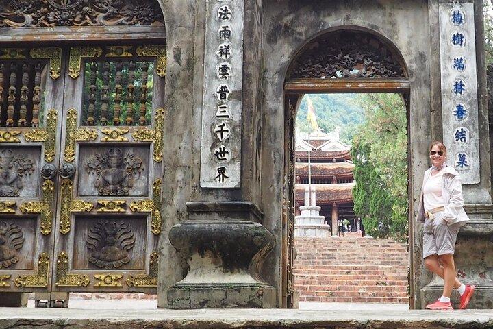 Hanoi: 1-Day Trip to Perfume Pagoda with Scenic Rowboat Journey