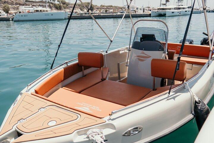 Santorini: License-Free Luxury Boat Rental – Half Day or Full Day