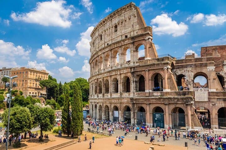 Rome’s Colosseum, Roman Forum & Palatine Hill: VIP Guided Tour