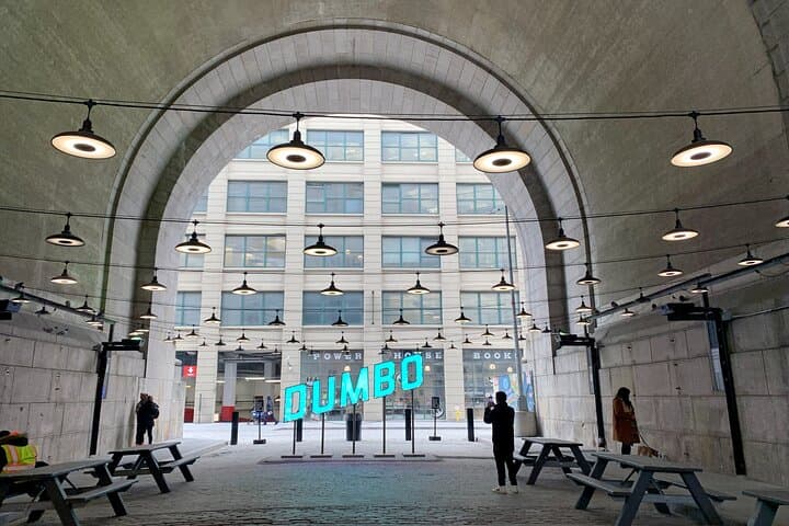 Brooklyn Street Art, Bridges & Skyline Tour