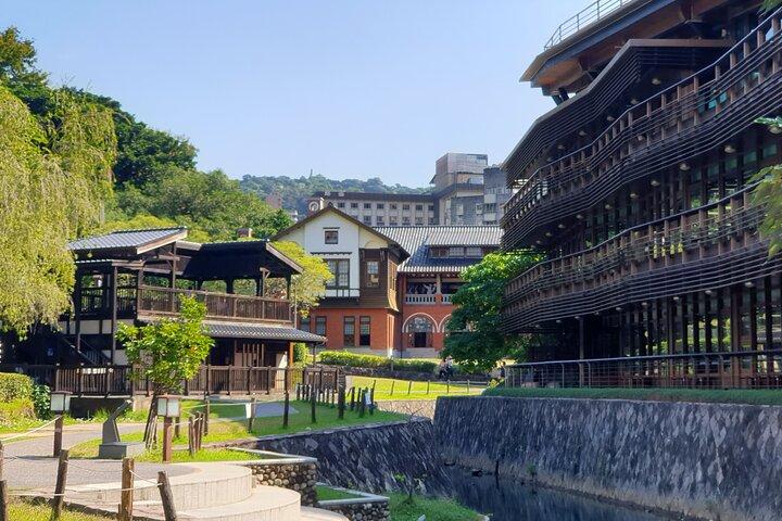Small-Group: Beitou and Yangmingshan Day Tour from Taipei