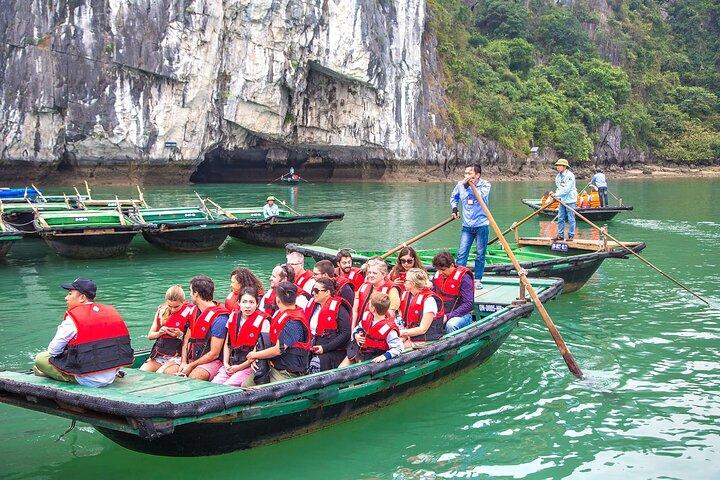 5-Star Ha Long Bay Cruise with Kayaking & Buffet Lunch from Hanoi