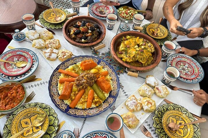 Cook Moroccan Food & Try on Traditional Clothes like a local