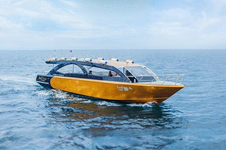 Phi Phi Khai Bamboo Island Day Trip by Luxury Speed in Phuket