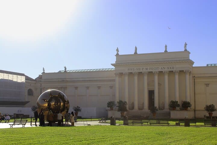 Vatican Museum and Sistine Chapel Hosted Entrance